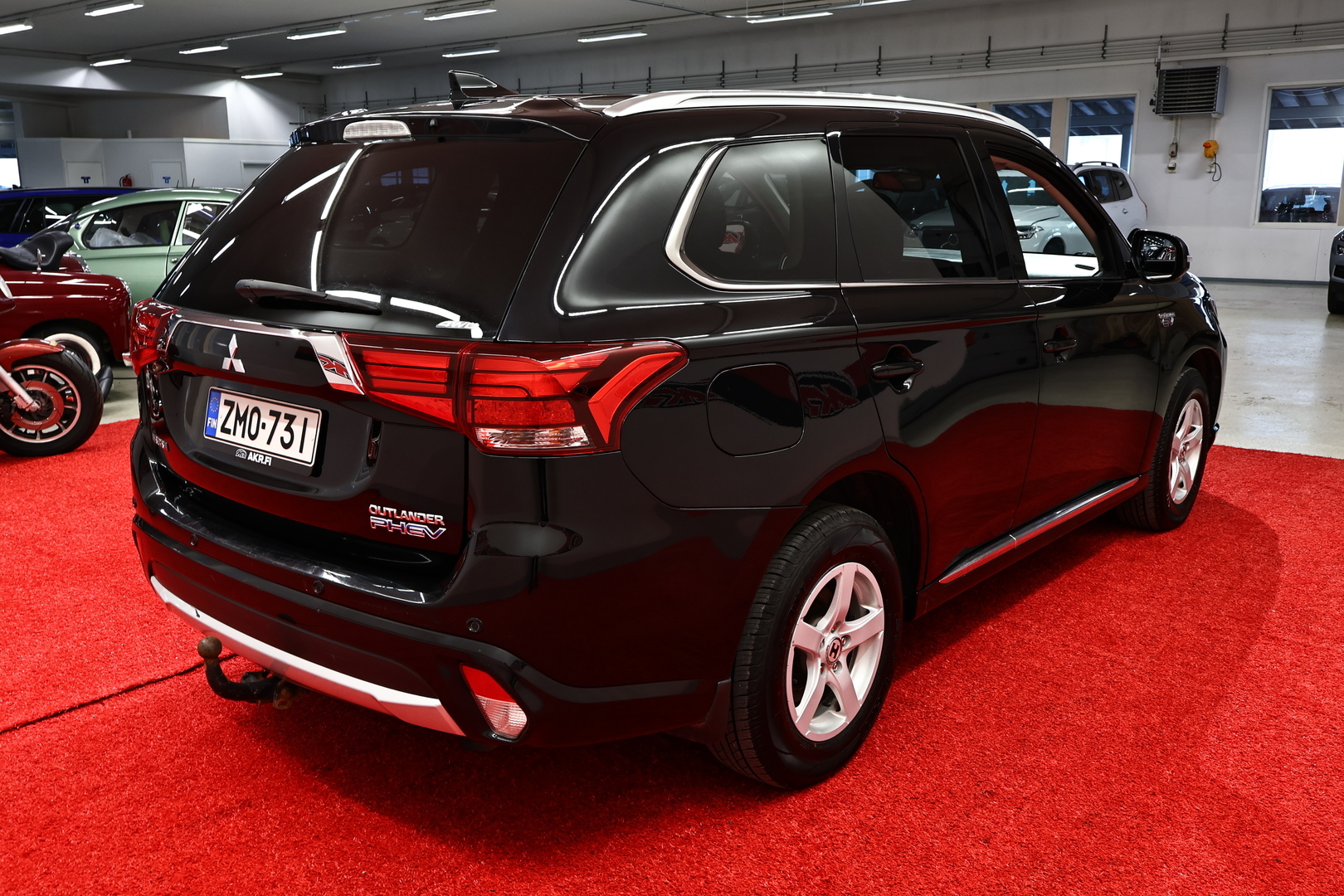 MITSUBISHI Outlander PHEV 2015