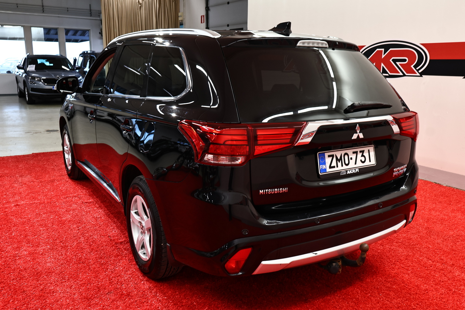 MITSUBISHI Outlander PHEV 2015