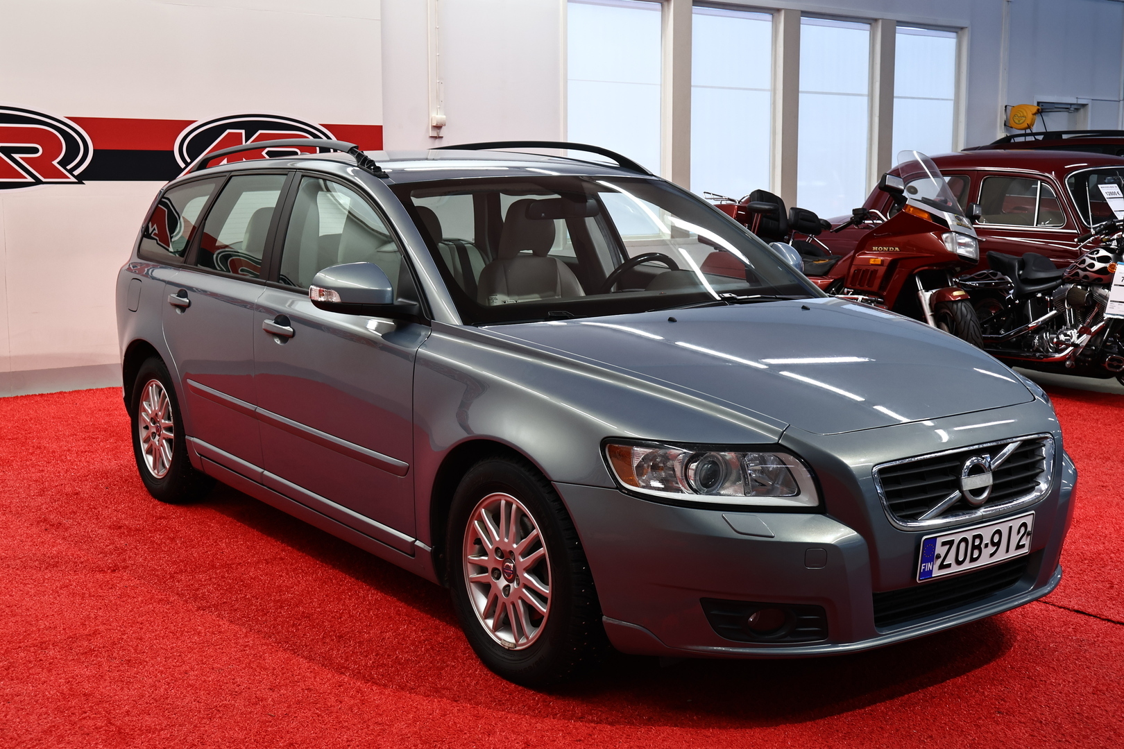 VOLVO V50 2010