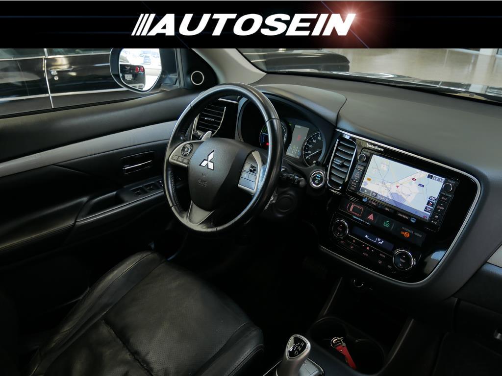 Mitsubishi Outlander PHEV 2014