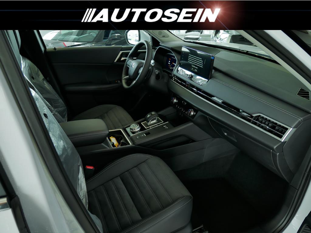 Mitsubishi Outlander 2025