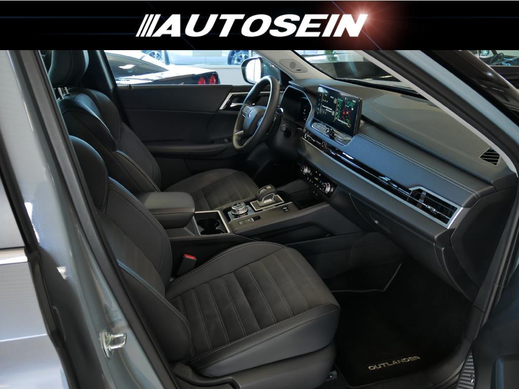 Mitsubishi Outlander 2025