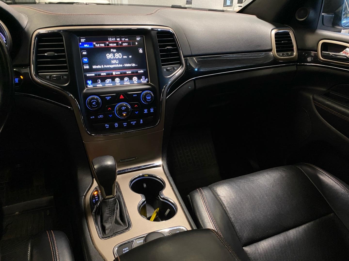 JEEP Grand Cherokee 10