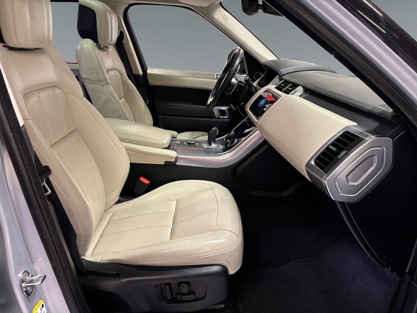 LAND ROVER Range Rover Sport 8