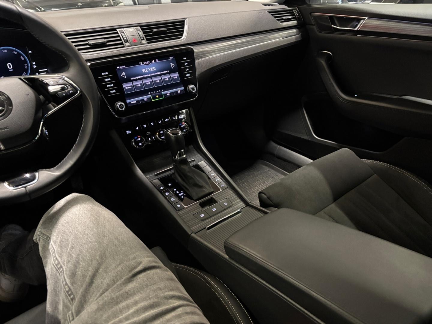 SKODA Superb 10