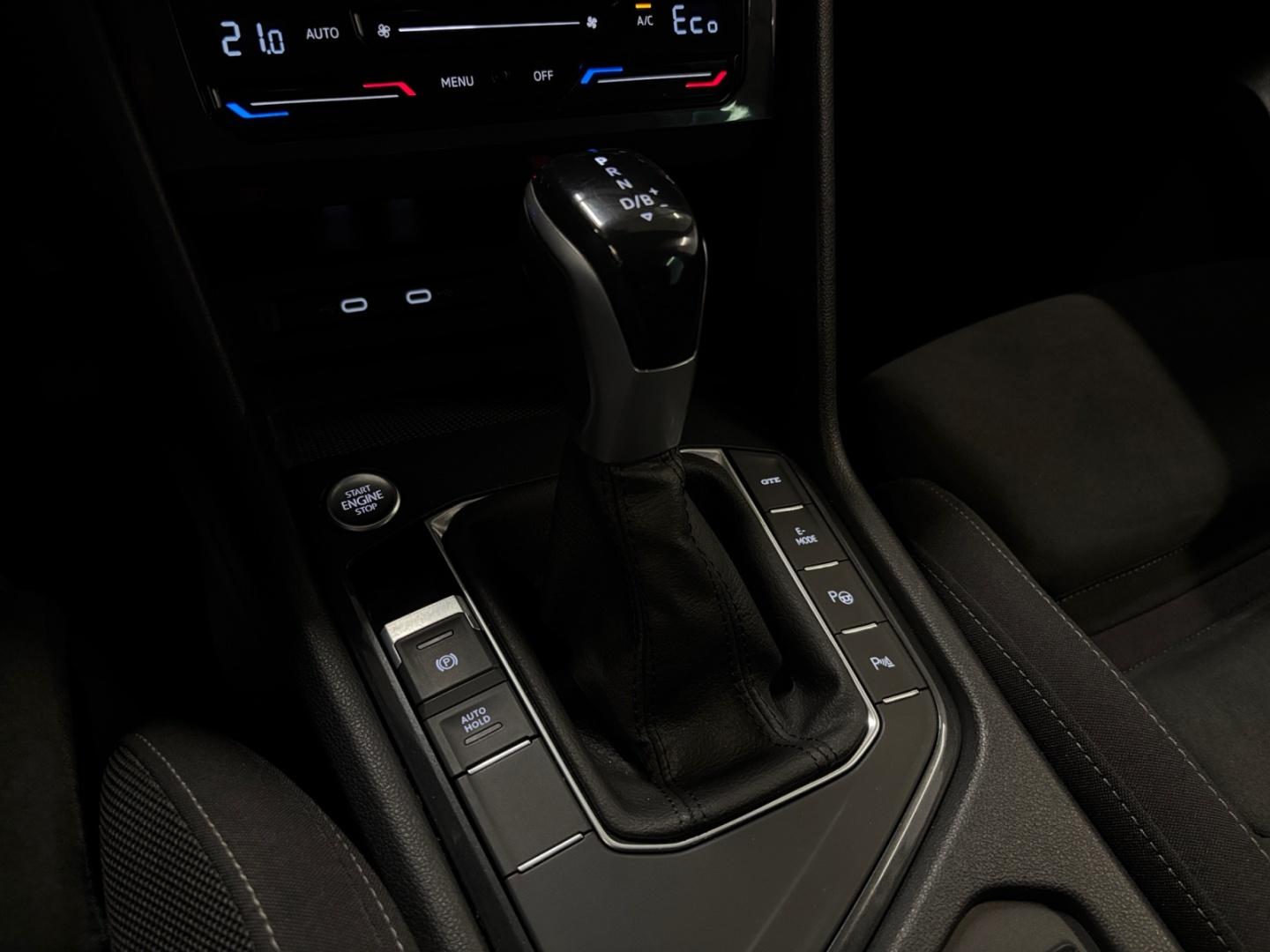 VOLKSWAGEN Tiguan 11