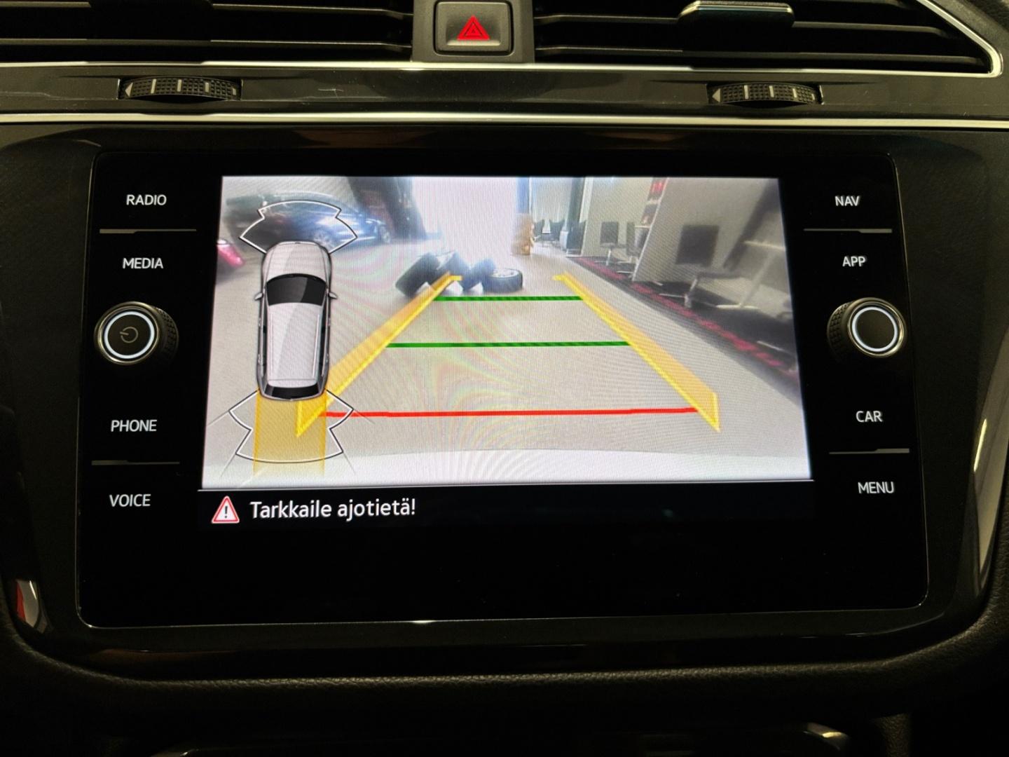 VOLKSWAGEN Tiguan 15