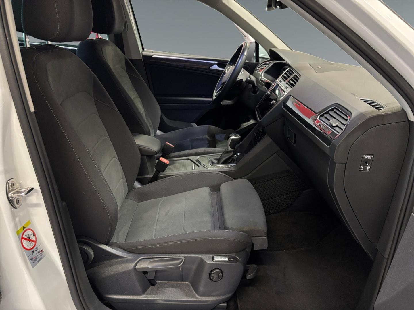 VOLKSWAGEN Tiguan 8