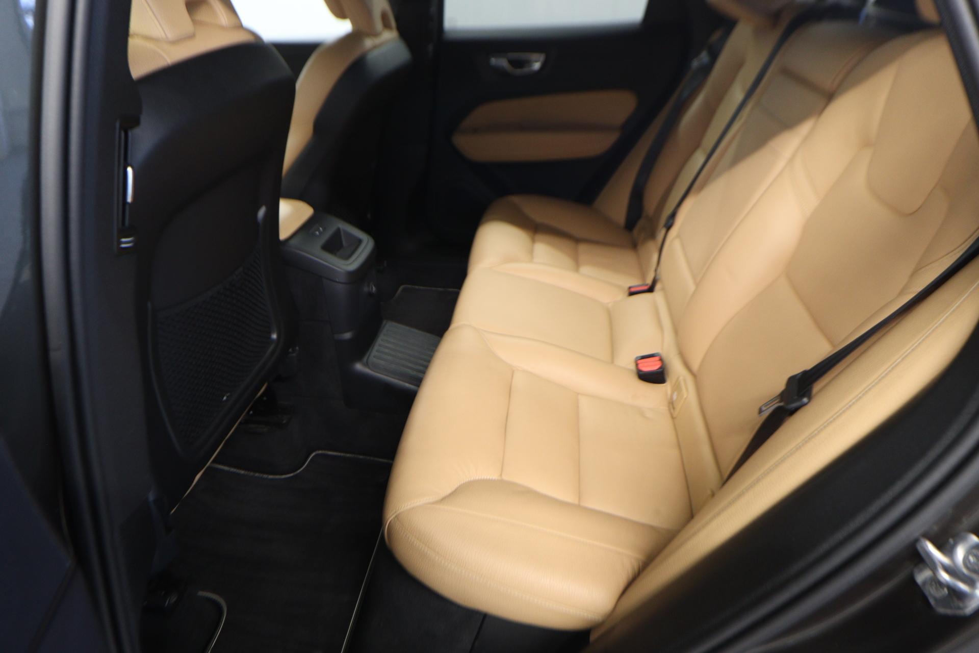 VOLVO XC60 7