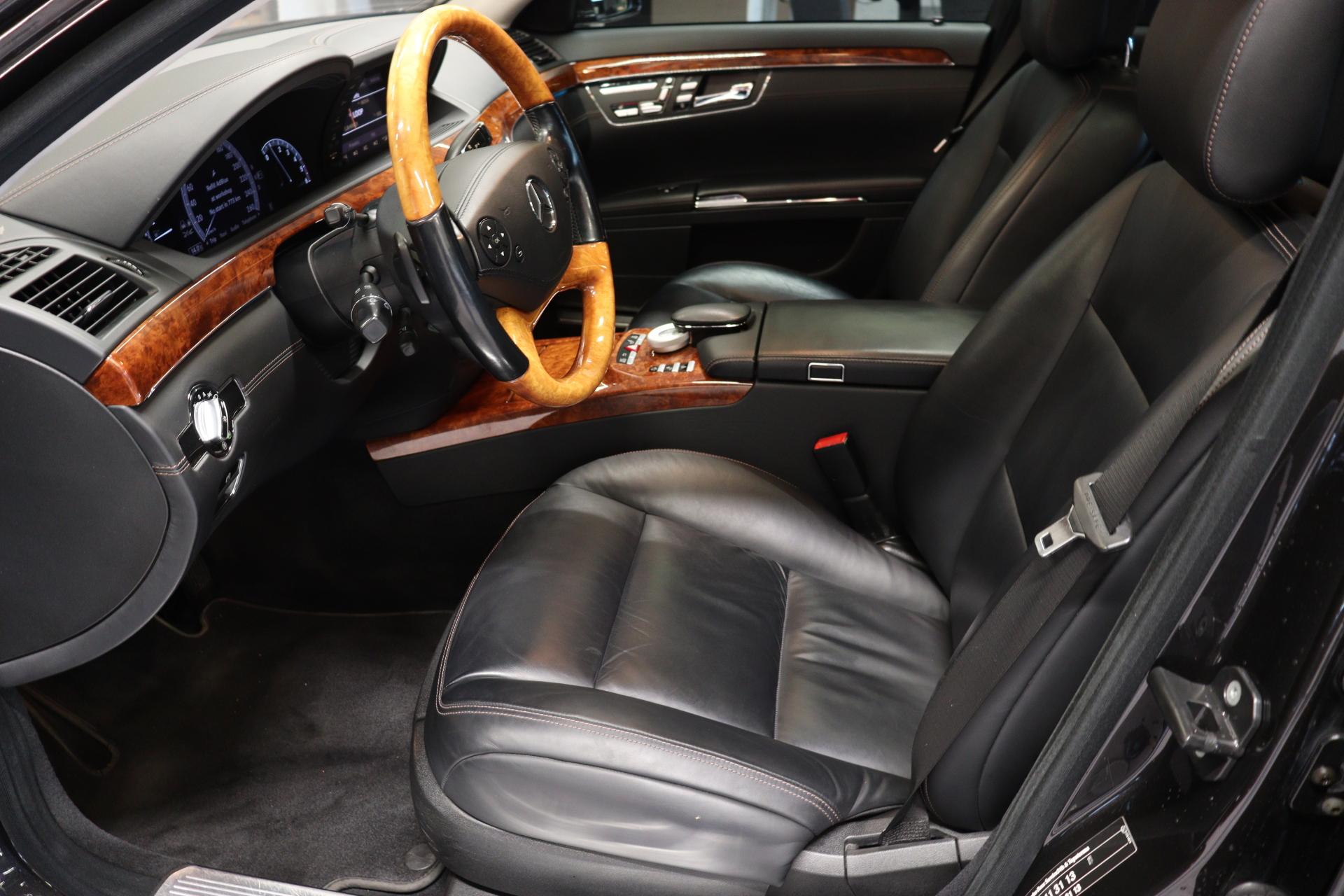 MERCEDES-BENZ S 2011