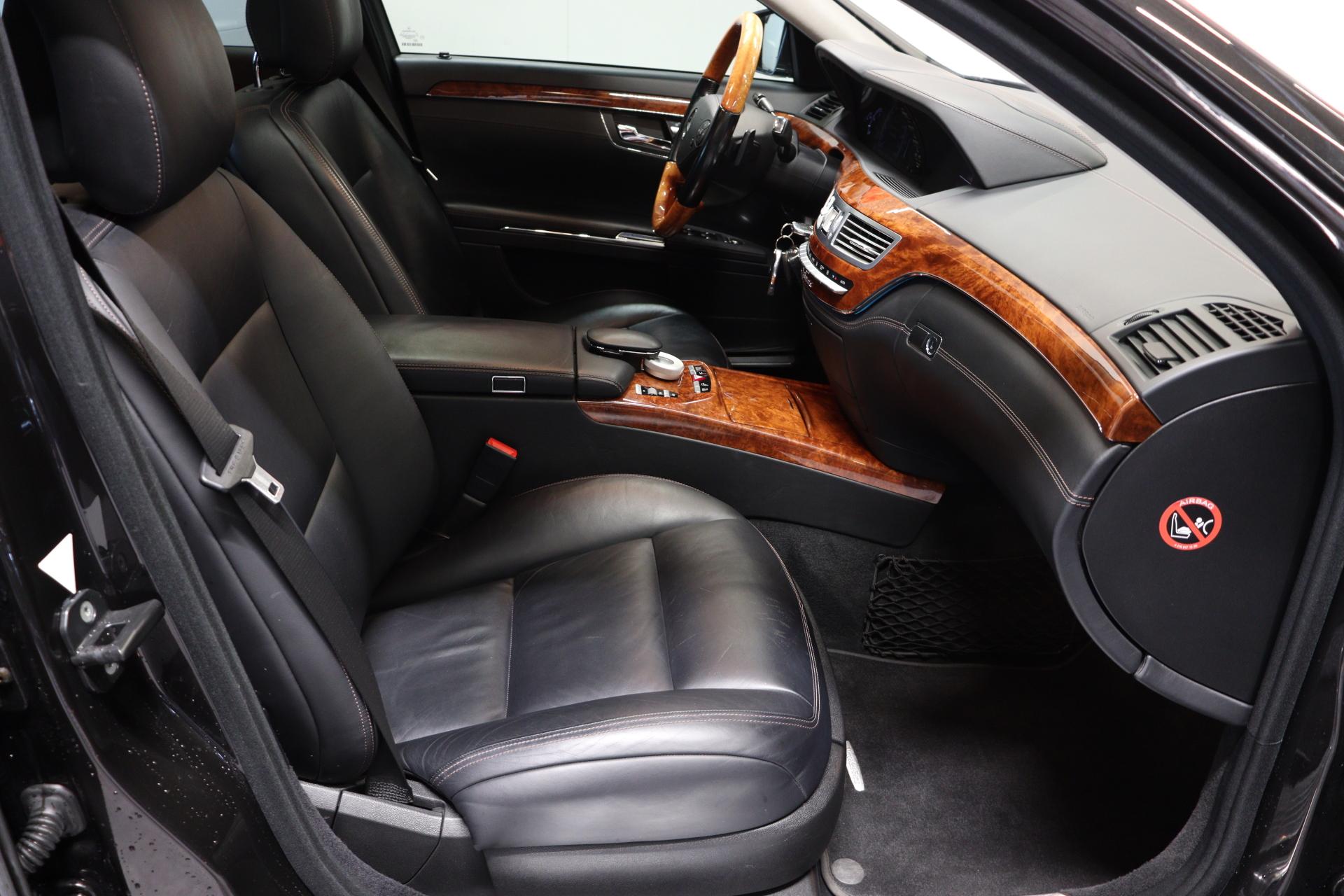 MERCEDES-BENZ S 2011