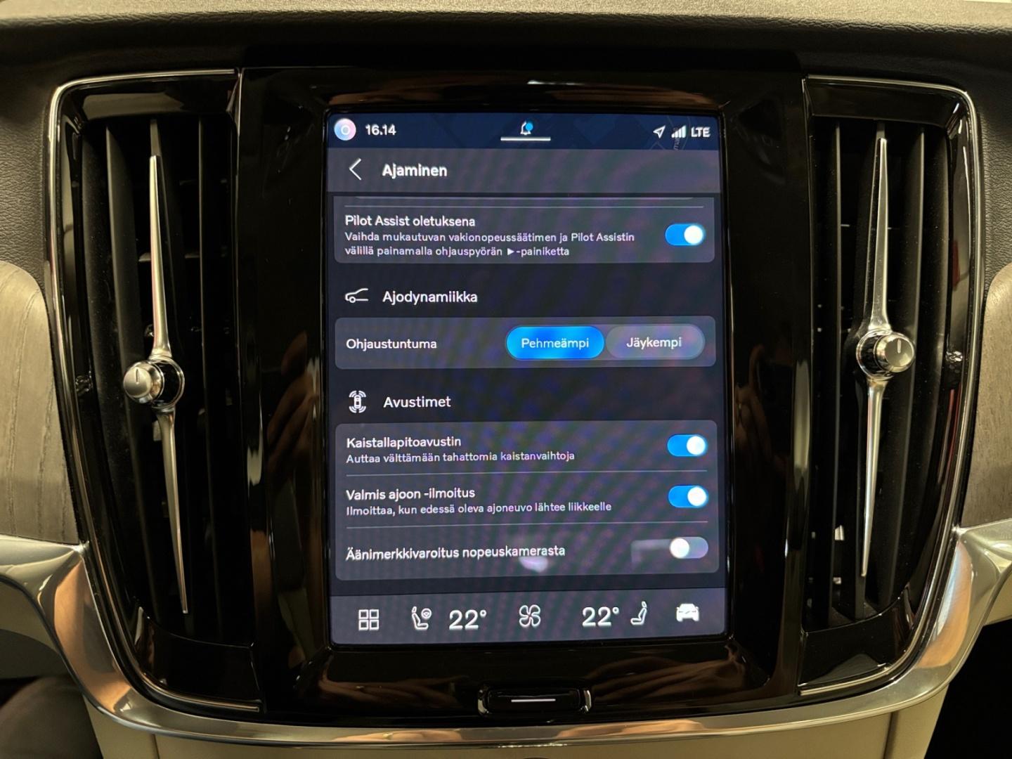 VOLVO V90 15