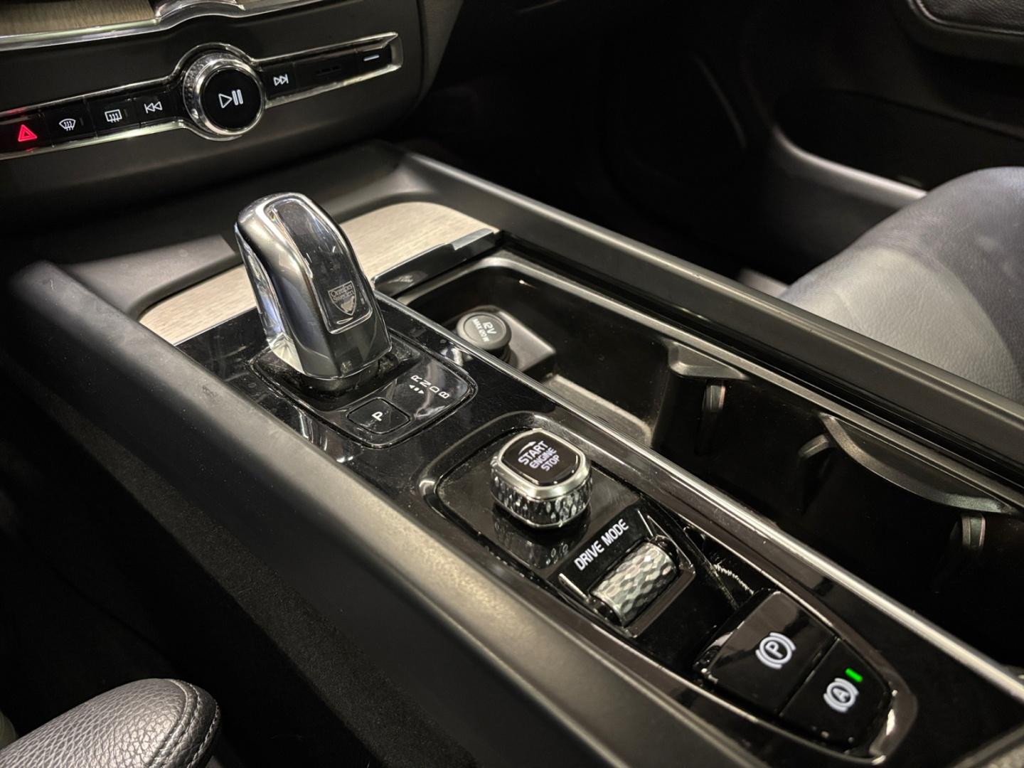 VOLVO XC60 11