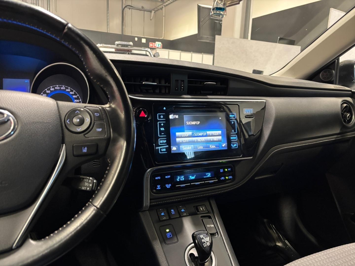 TOYOTA Auris 10