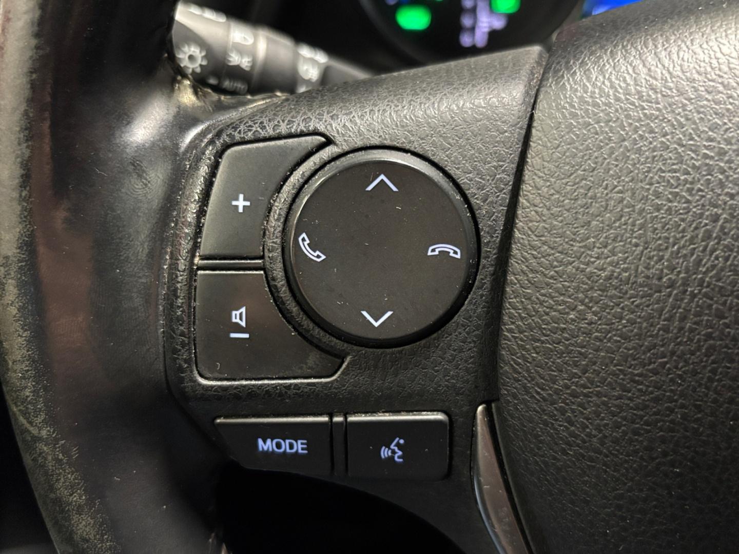 TOYOTA Auris 12