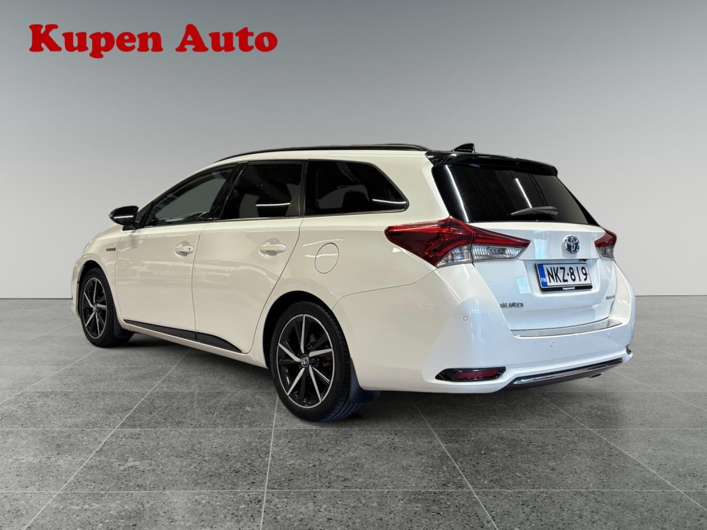TOYOTA Auris 2