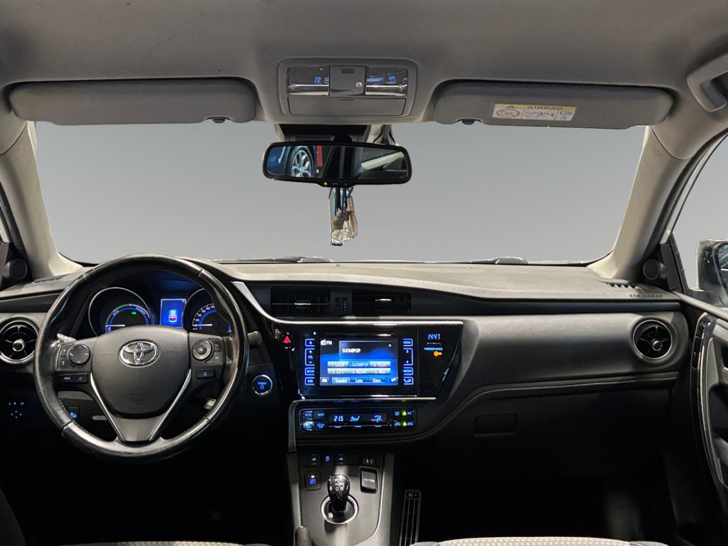 TOYOTA Auris 9