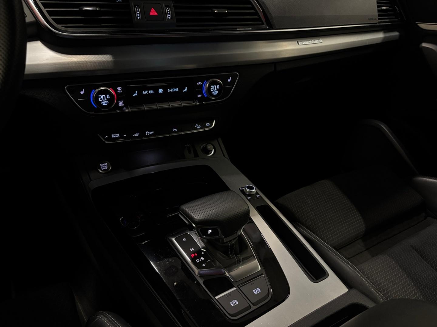 AUDI Q5 10
