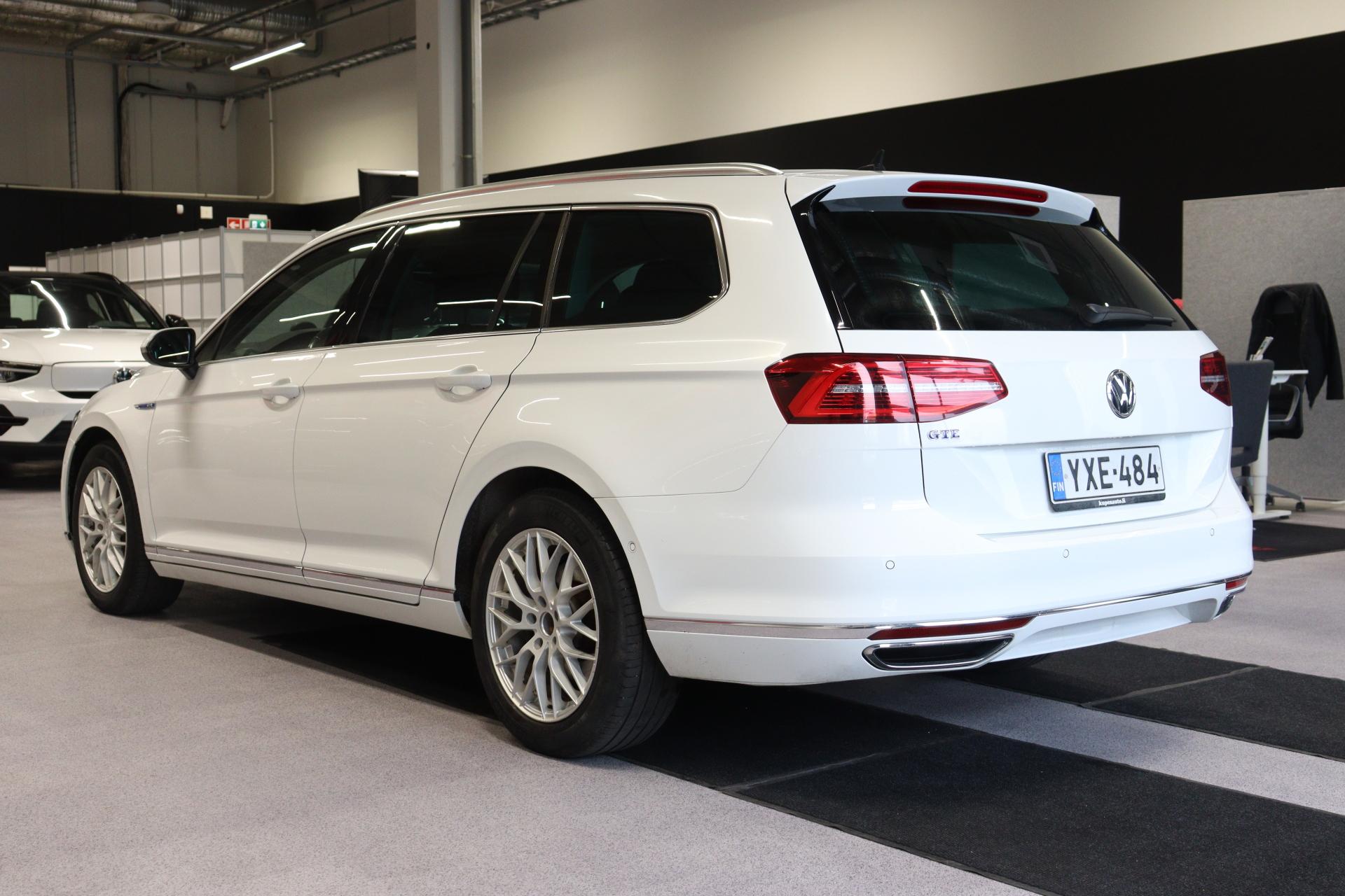 VOLKSWAGEN Passat 2016