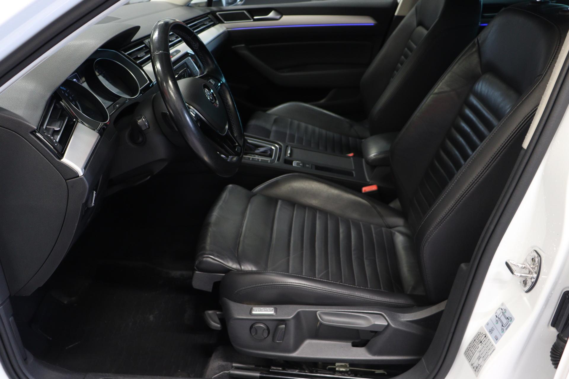 VOLKSWAGEN Passat 2016