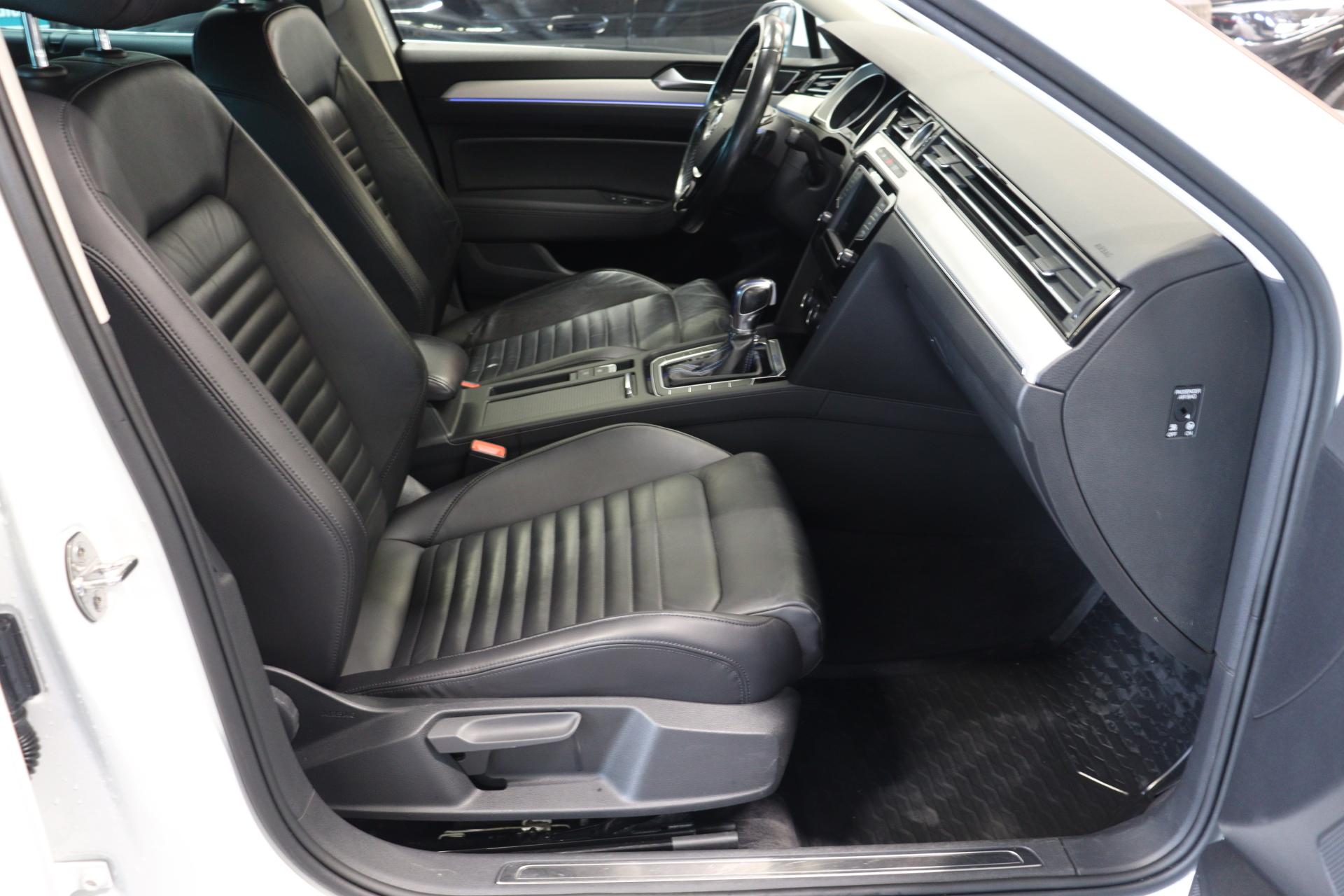 VOLKSWAGEN Passat 2016