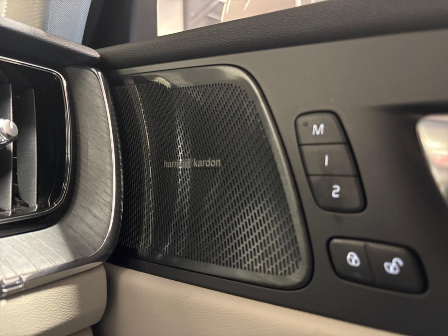 VOLVO XC60 14