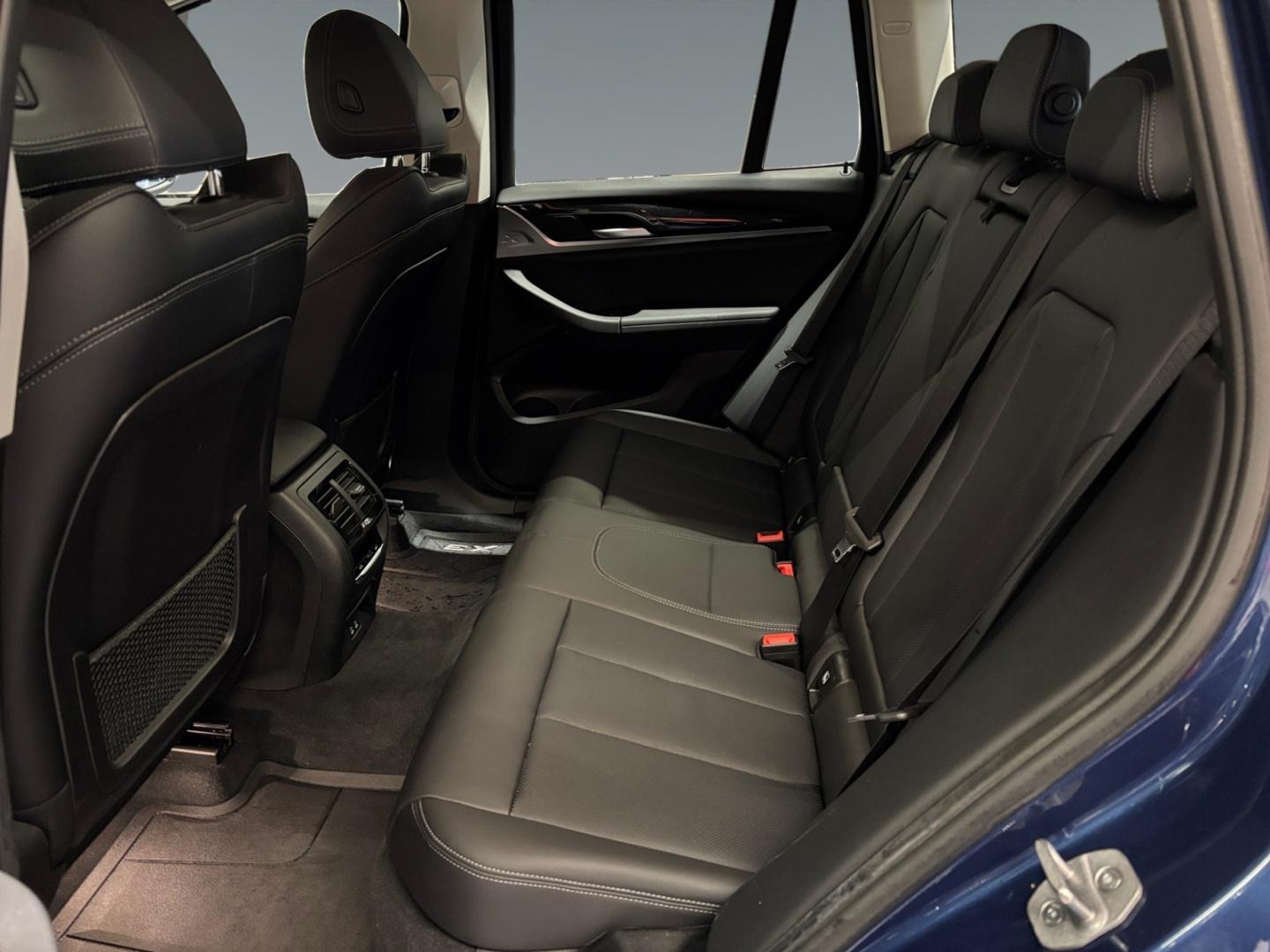 BMW X3 7