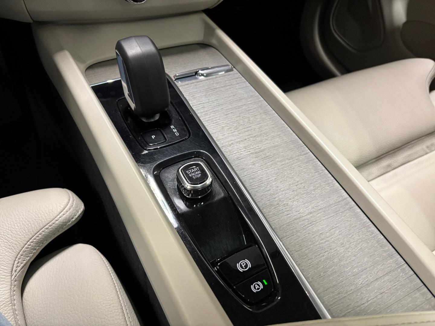 VOLVO XC60 11