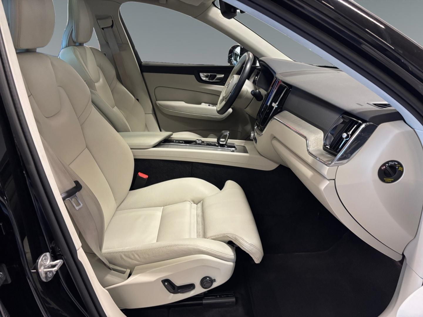 VOLVO XC60 7