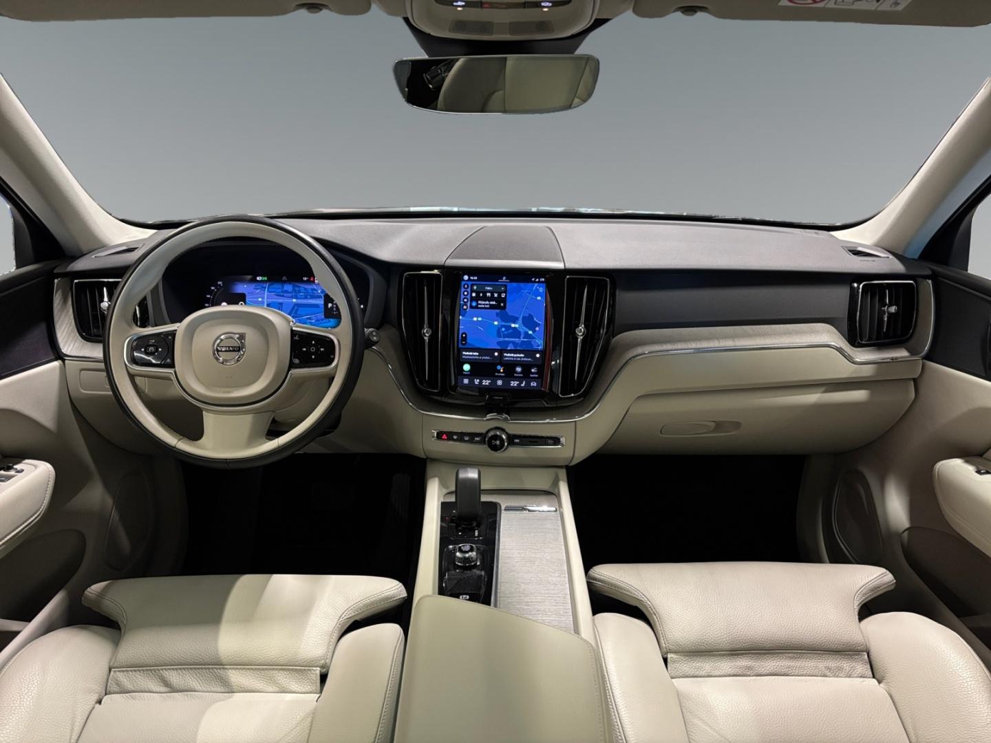 VOLVO XC60 8