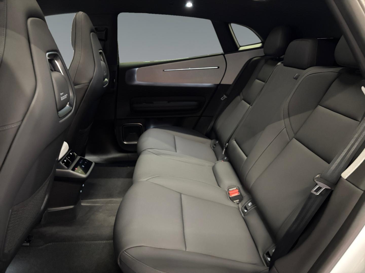 POLESTAR 4 7