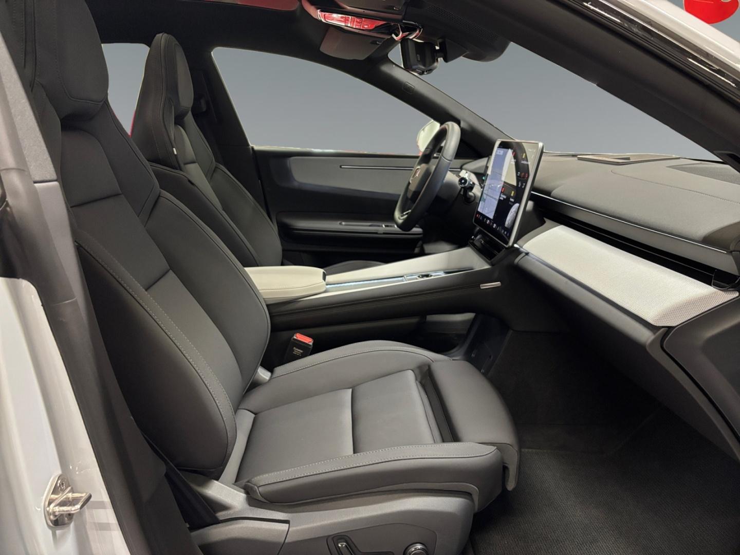 POLESTAR 4 8