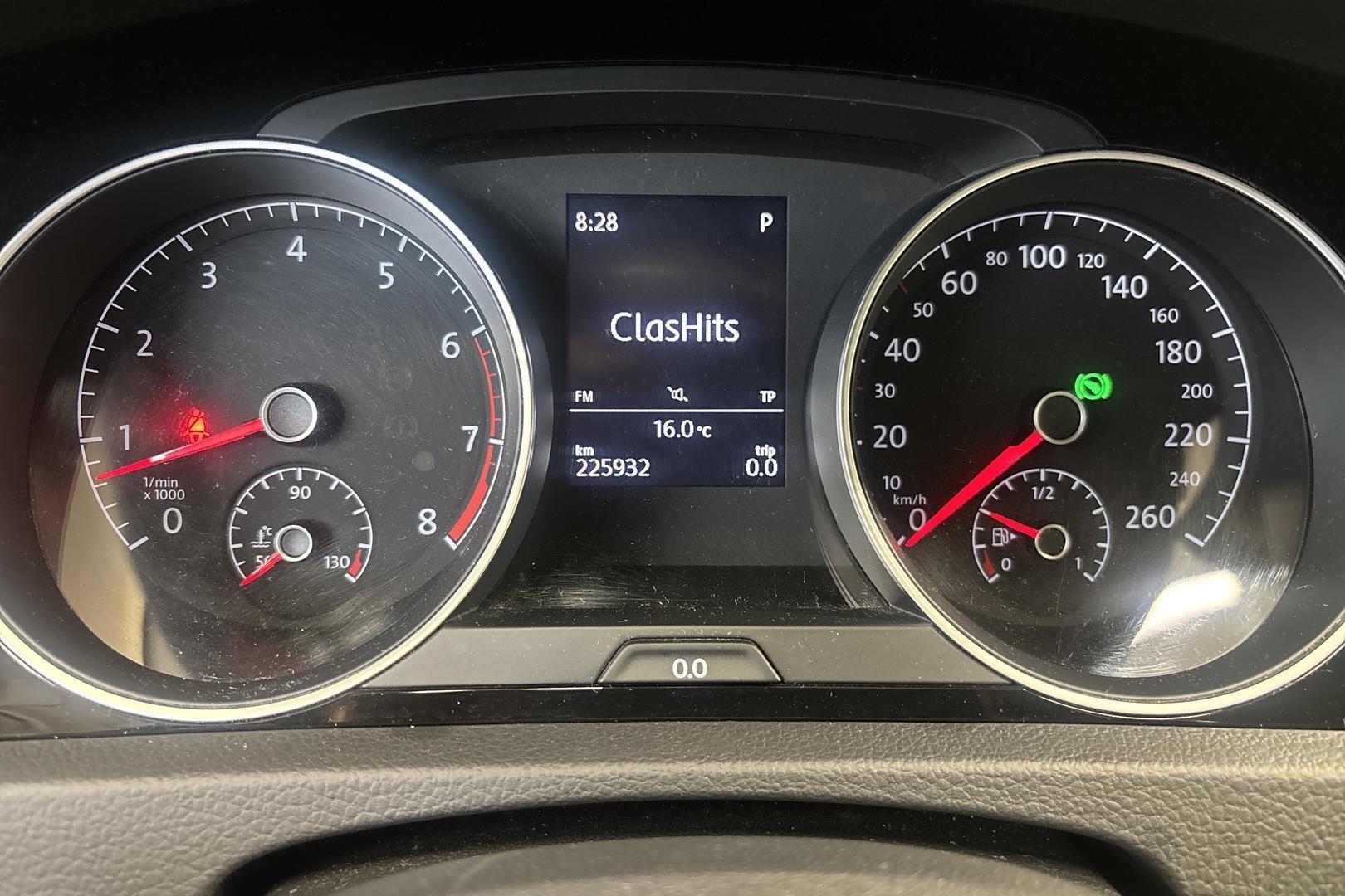 VOLKSWAGEN Golf 2016
