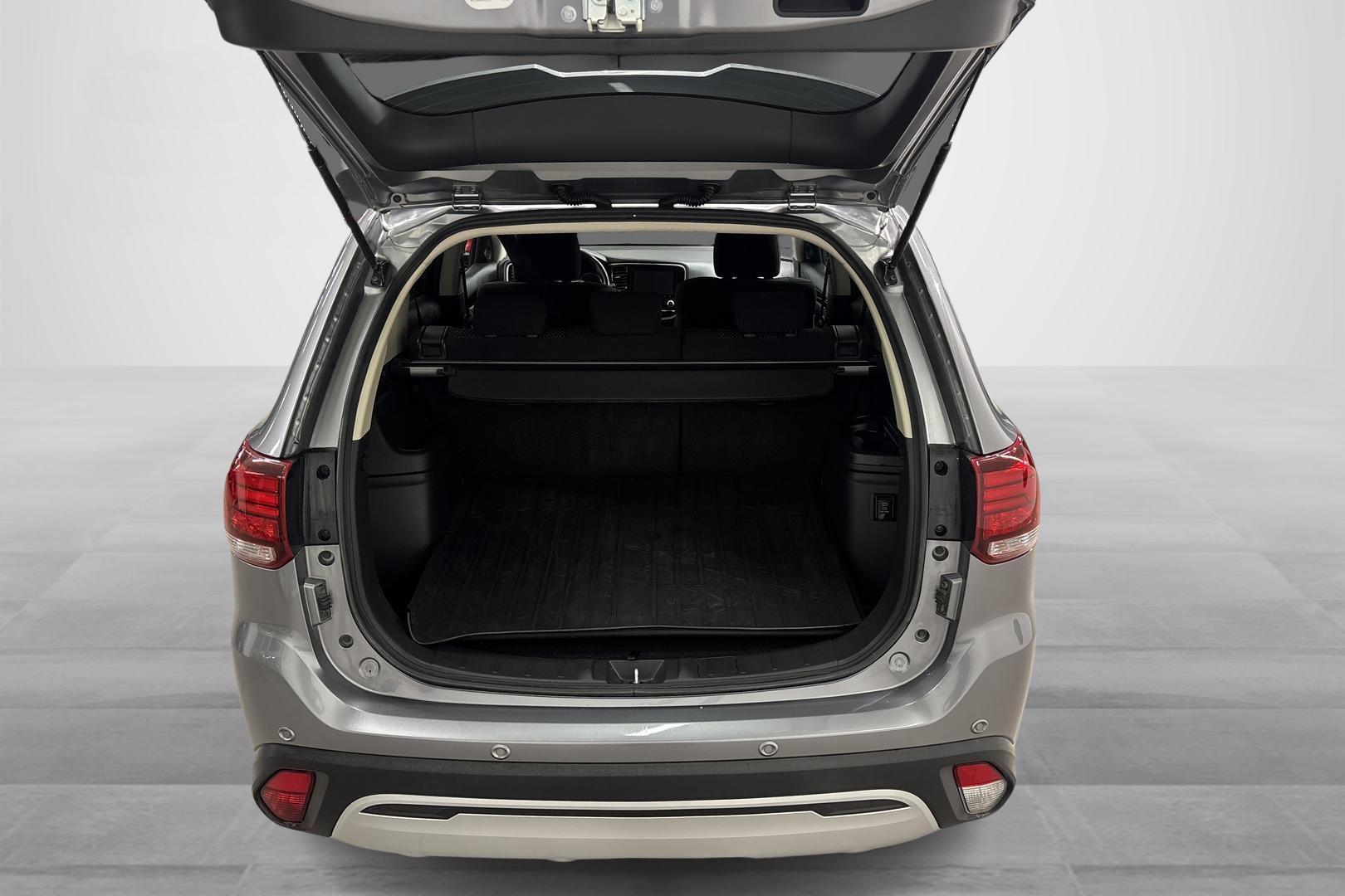 MITSUBISHI OUTLANDER 2020