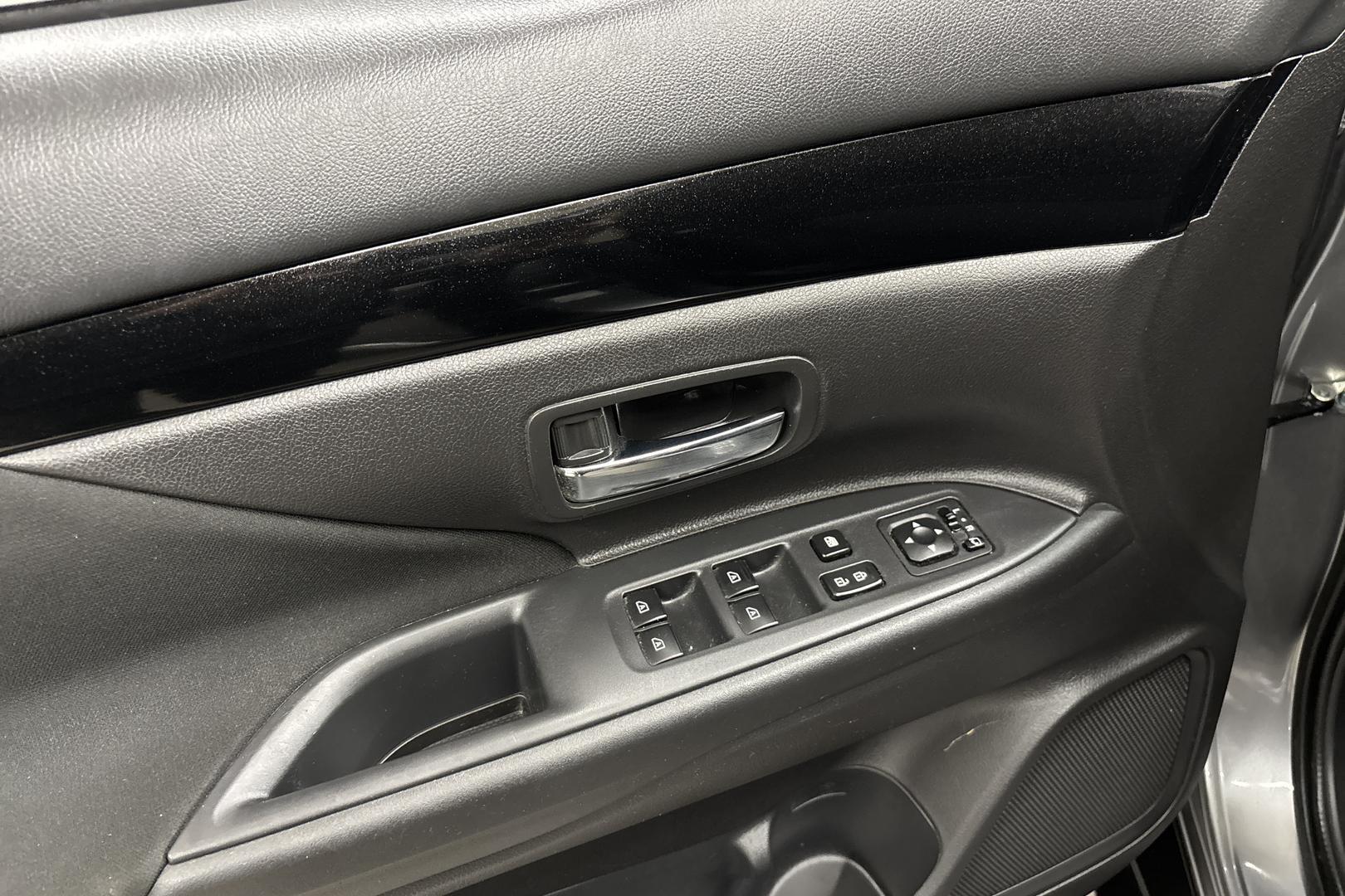 MITSUBISHI OUTLANDER 2020