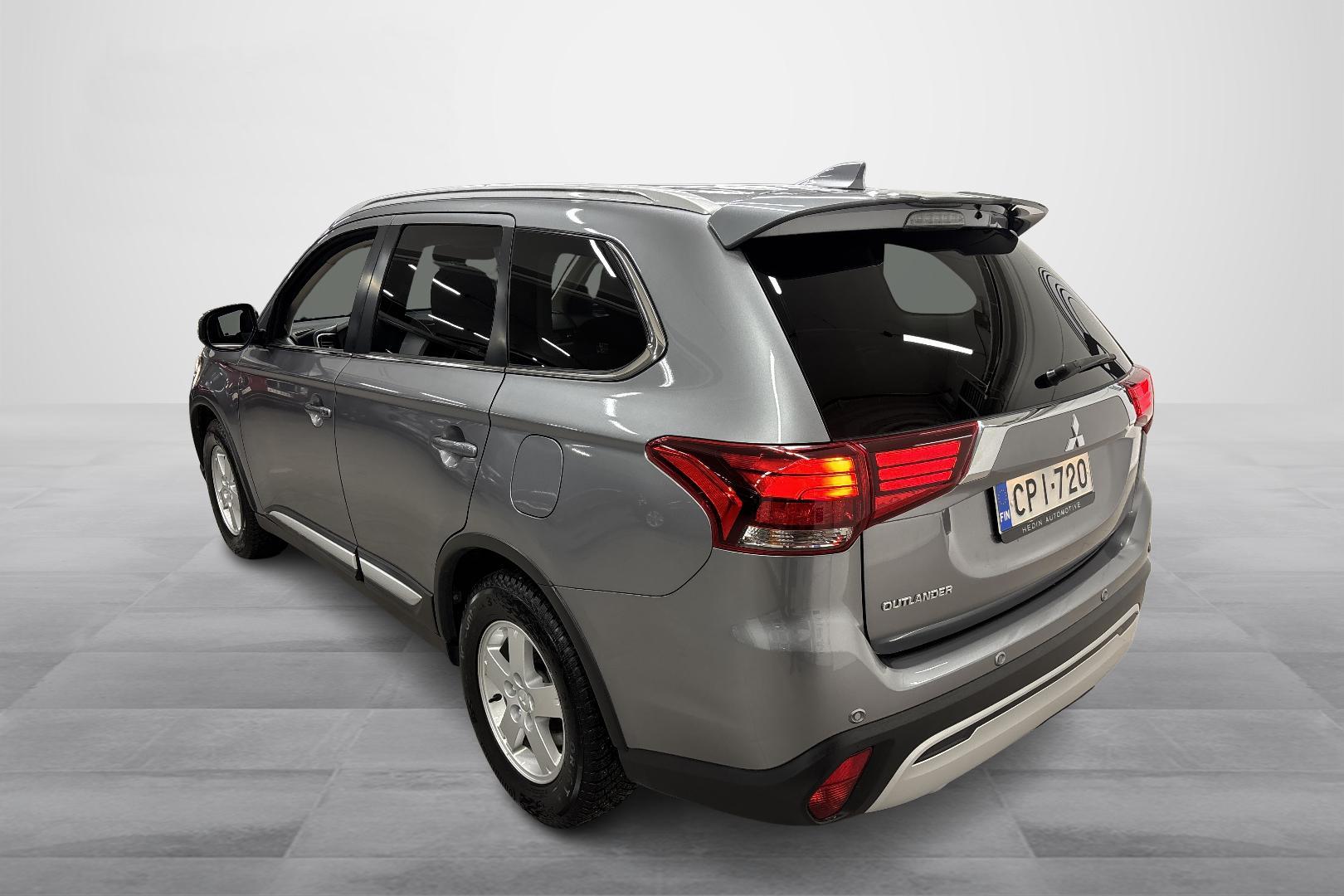 MITSUBISHI OUTLANDER 2020