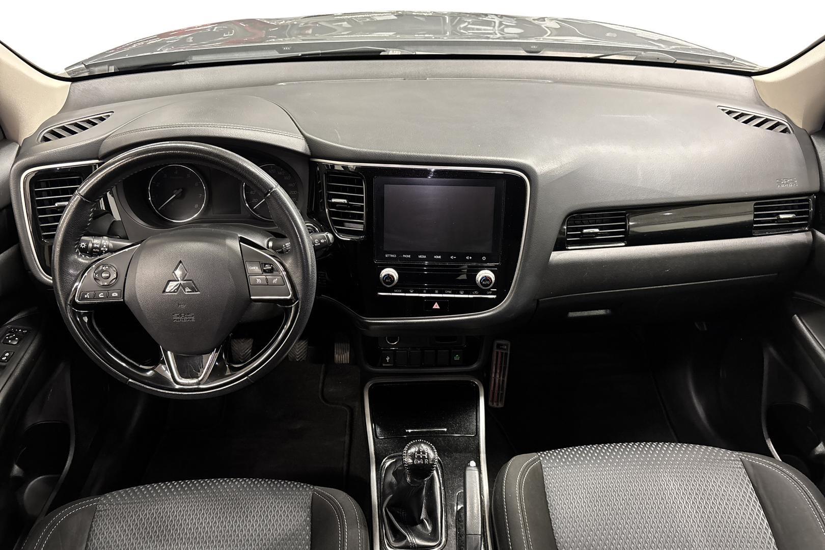 MITSUBISHI OUTLANDER 2020