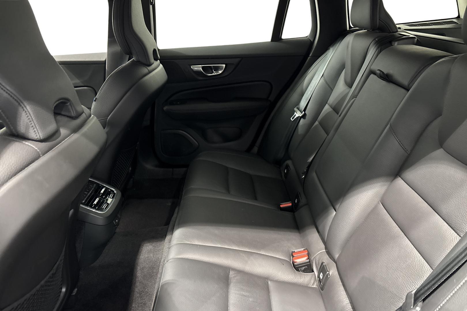 Volvo V60 2023