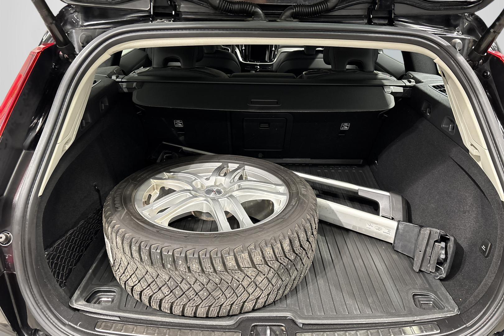 Volvo V60 2023