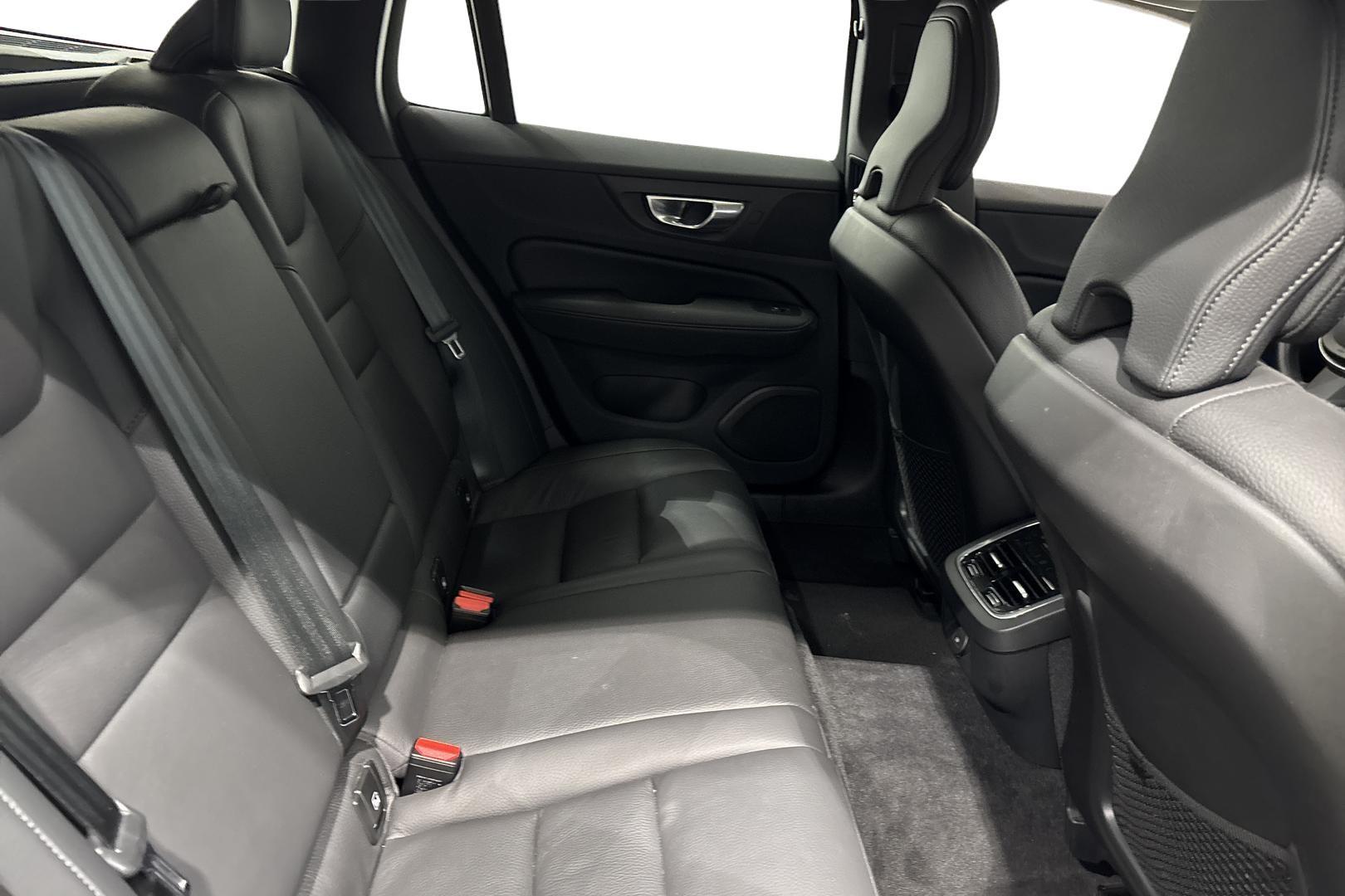 Volvo V60 2023