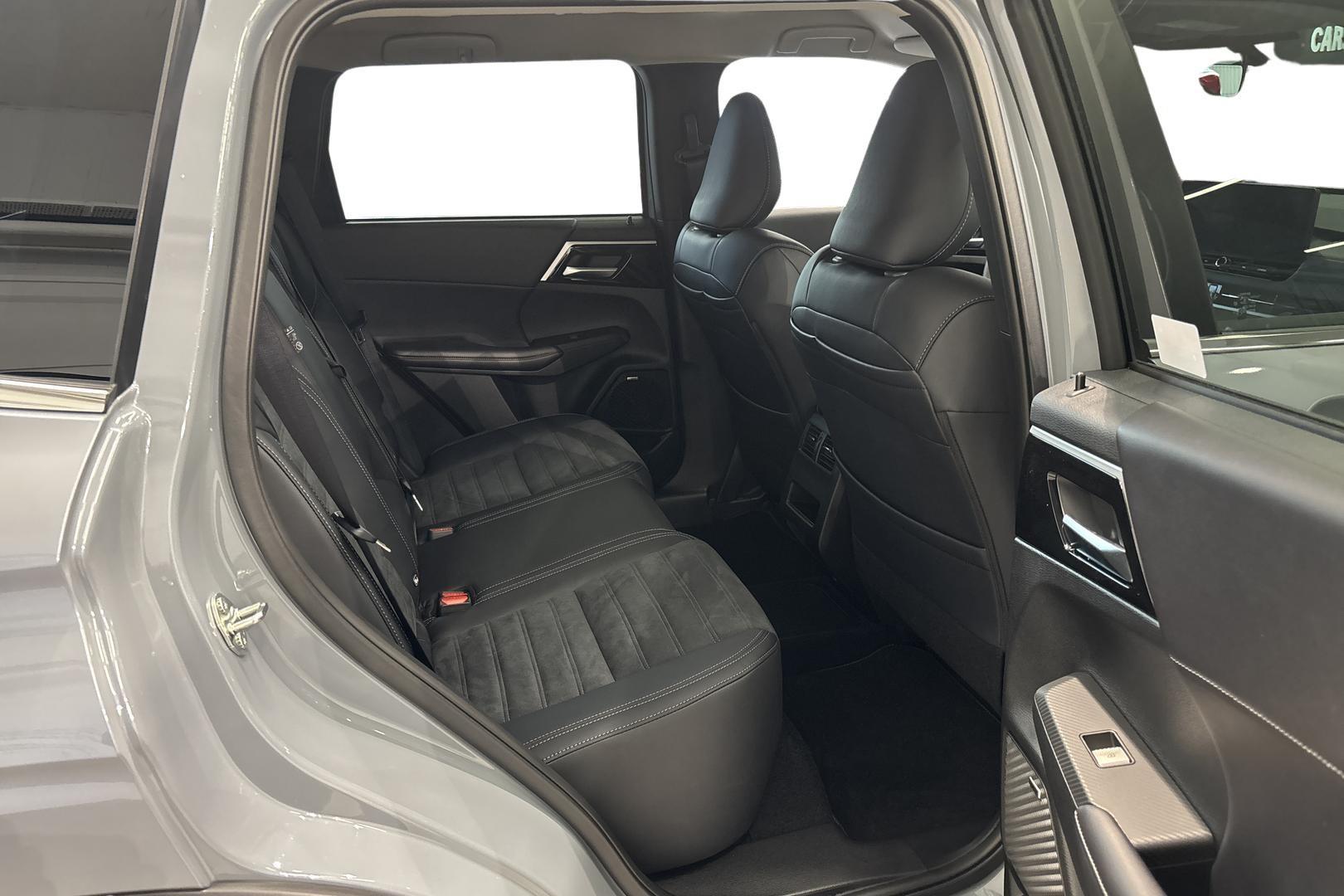 Mitsubishi Outlander 2025