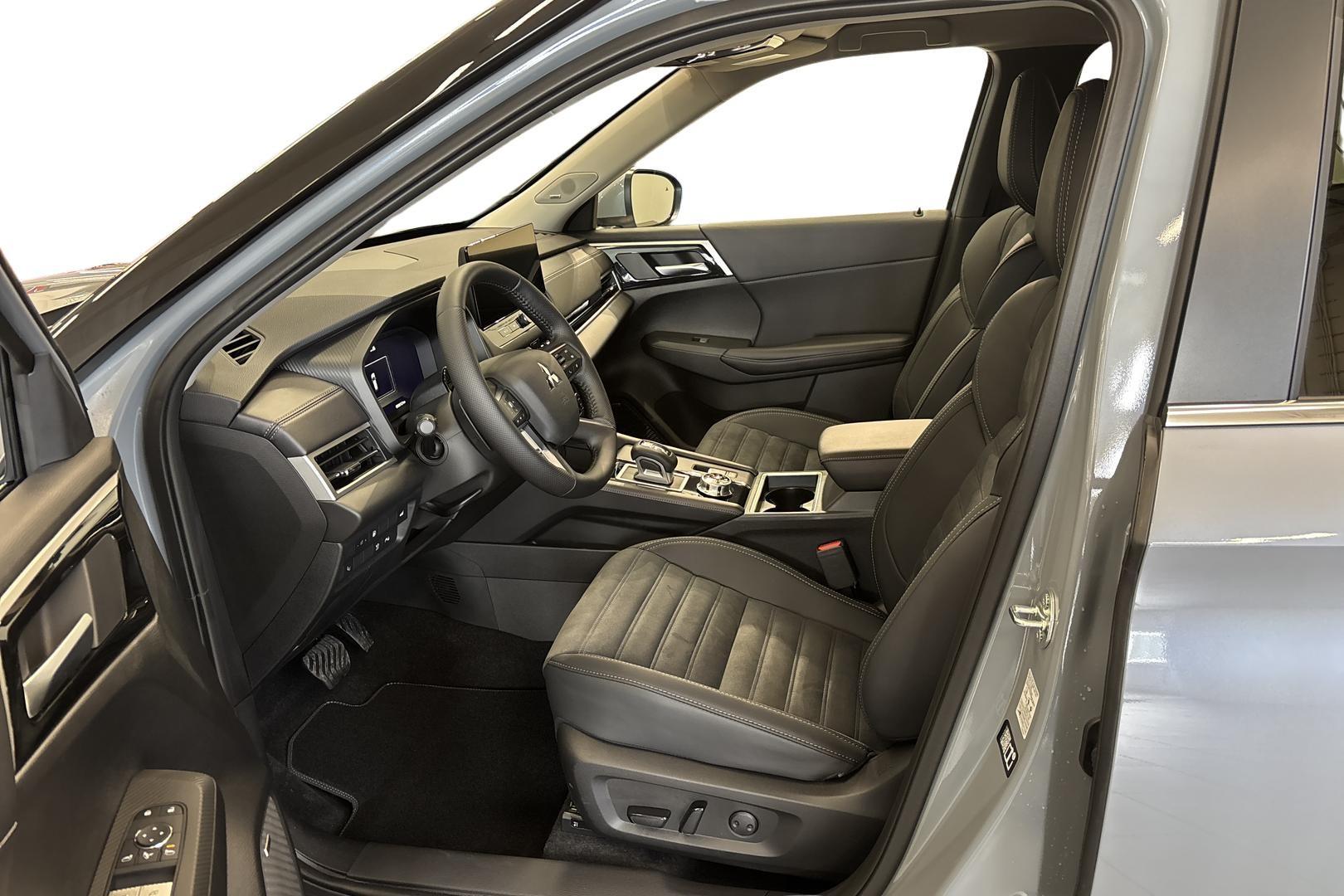 Mitsubishi Outlander 2025
