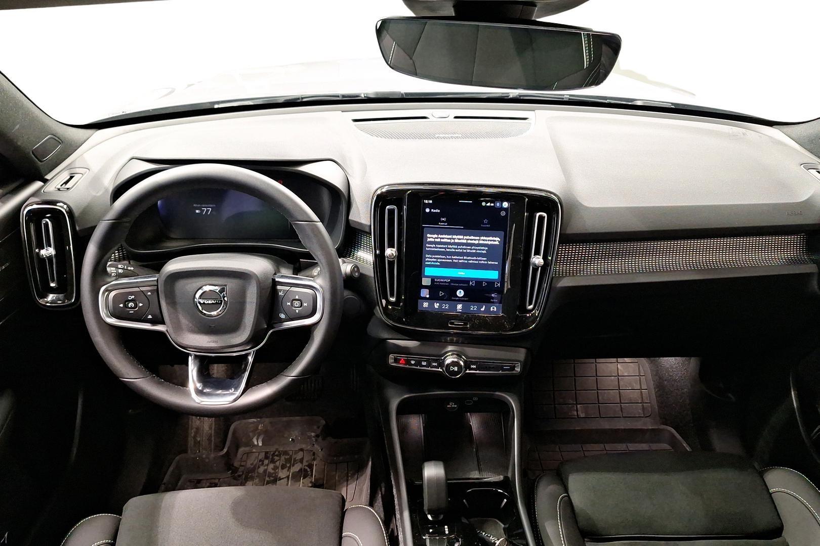 Volvo EX40 2025