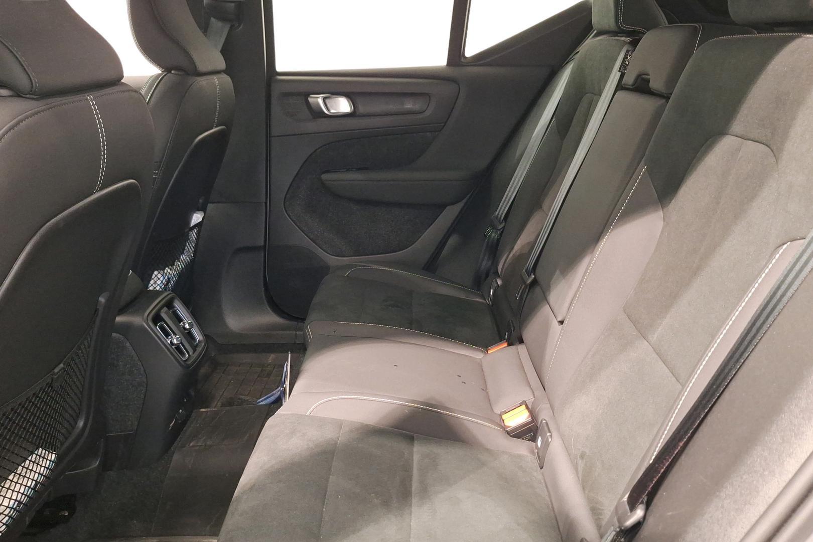 Volvo EX40 2025