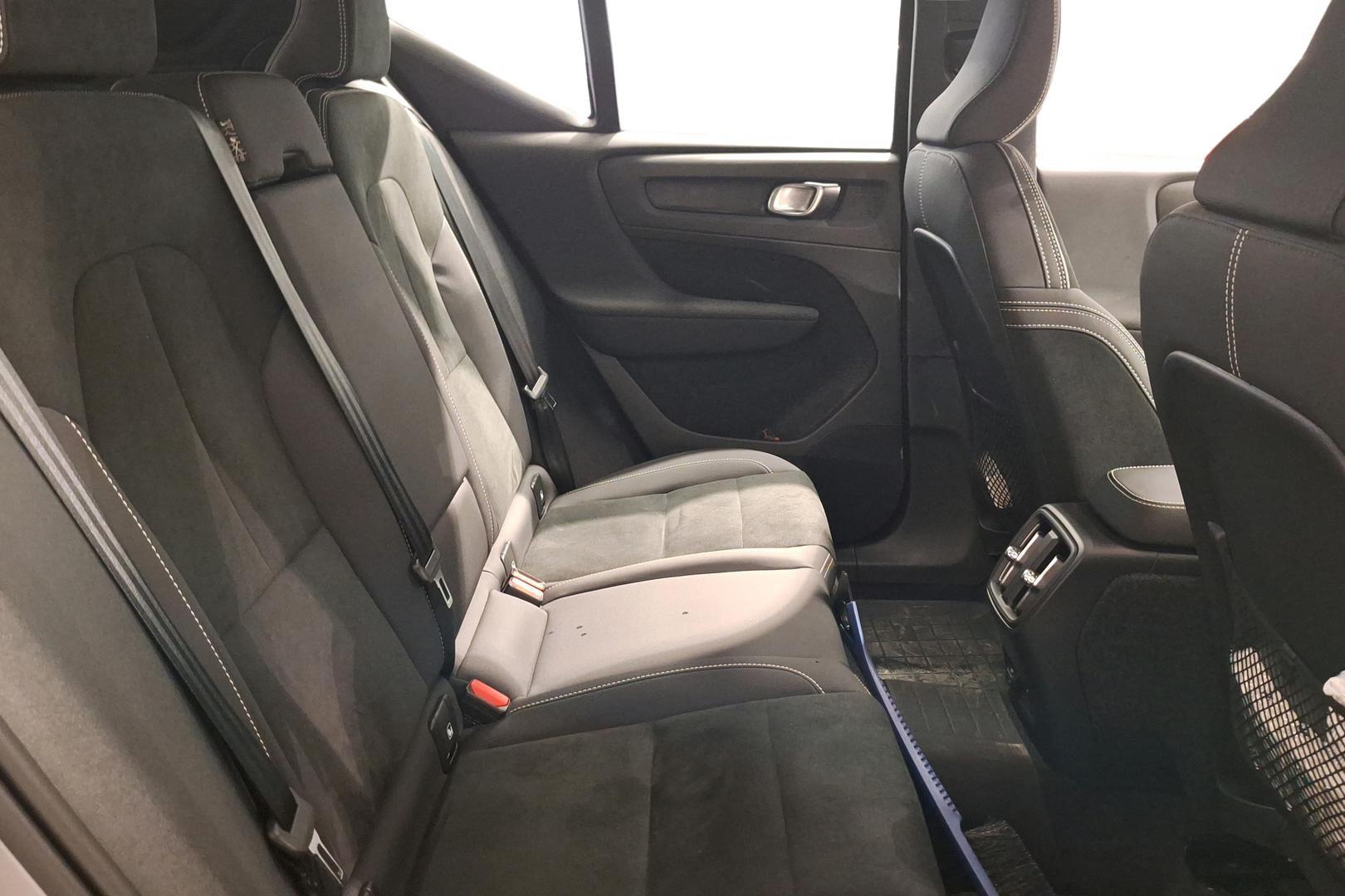 Volvo EX40 2025