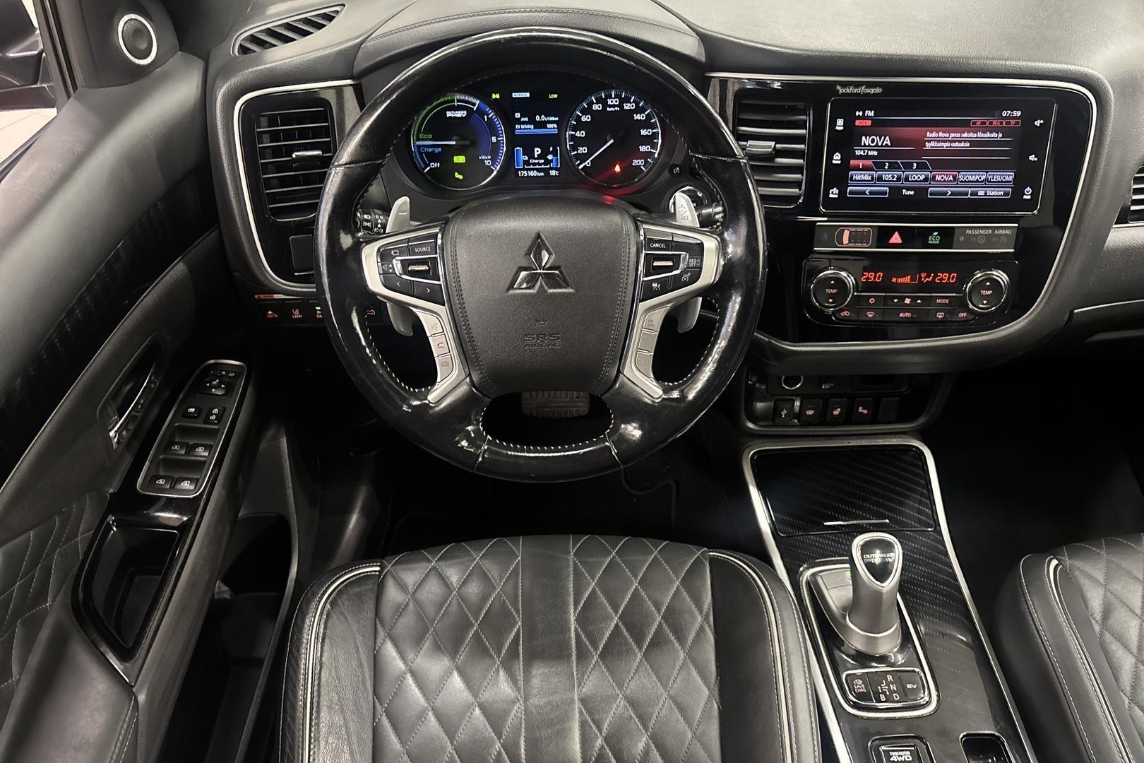 Mitsubishi Outlander PHEV 21
