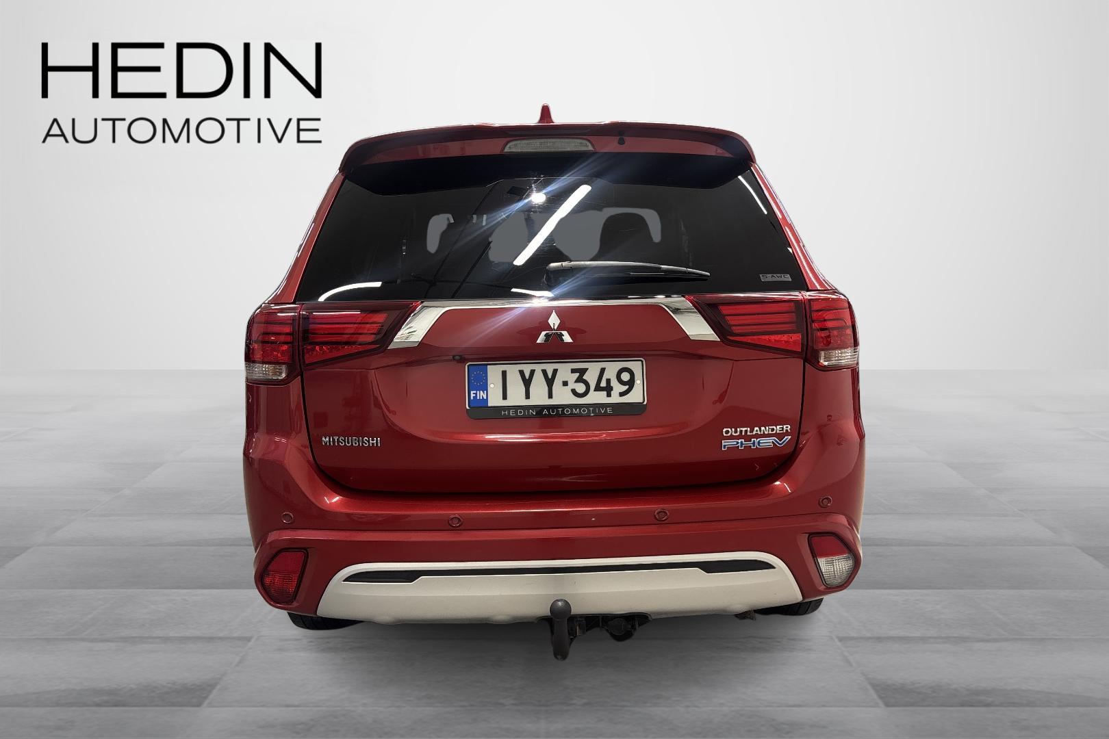 Mitsubishi Outlander PHEV 3