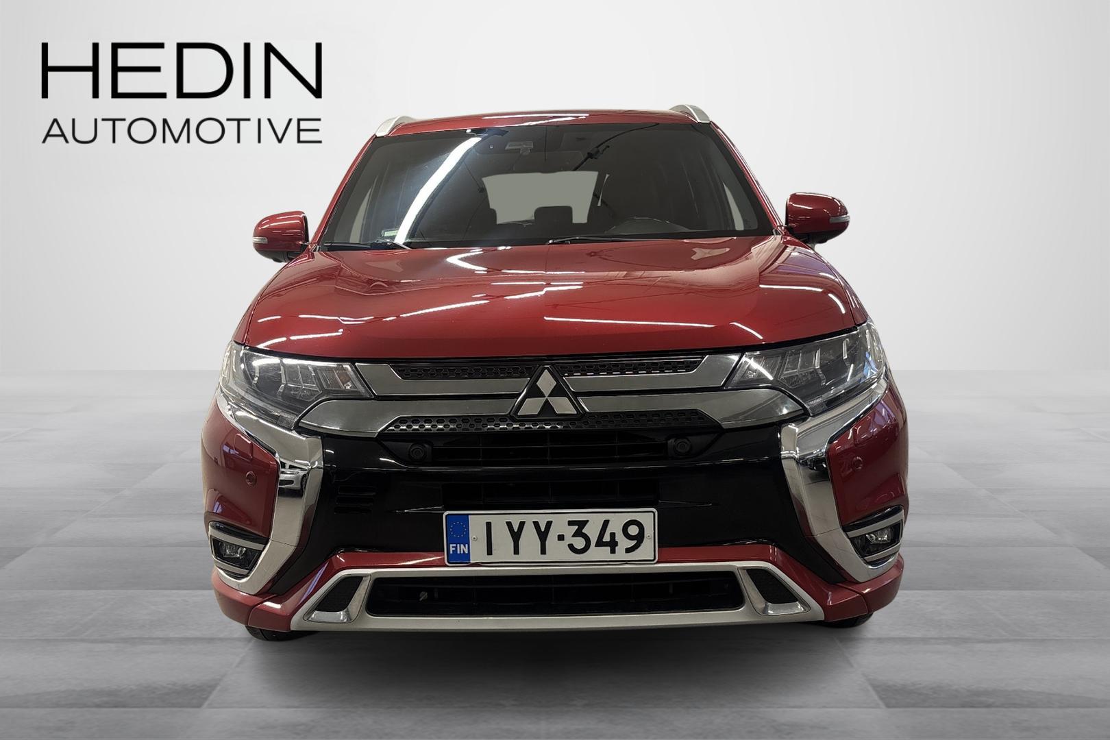 Mitsubishi Outlander PHEV 4