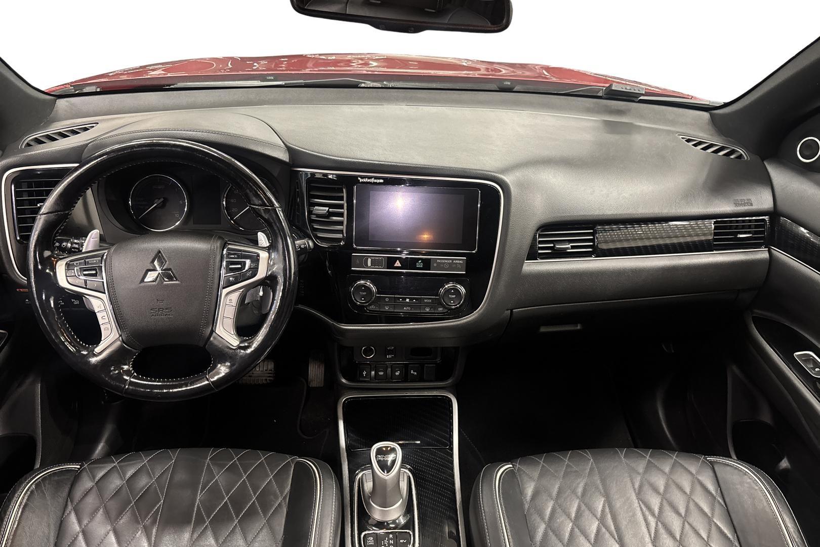 Mitsubishi Outlander PHEV 8