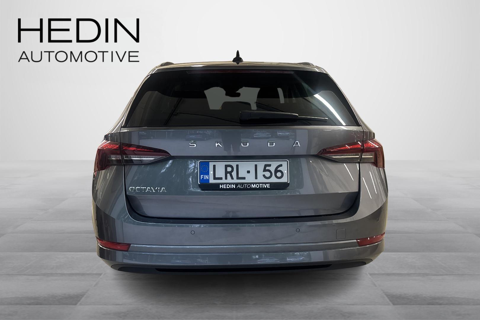 SKODA OCTAVIA 2023